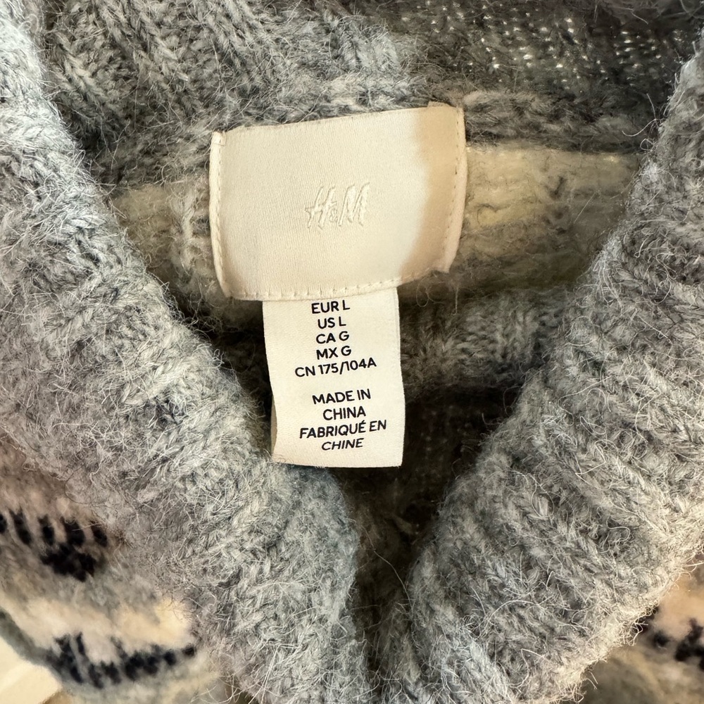 H&M Sweater - Picture 4 of 5
